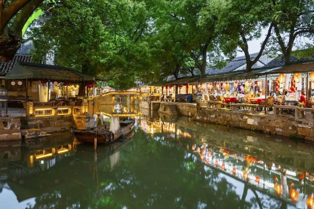 媒体人:扬科维奇这莫名其妙的首发,让人想起《吻别》里一句歌词